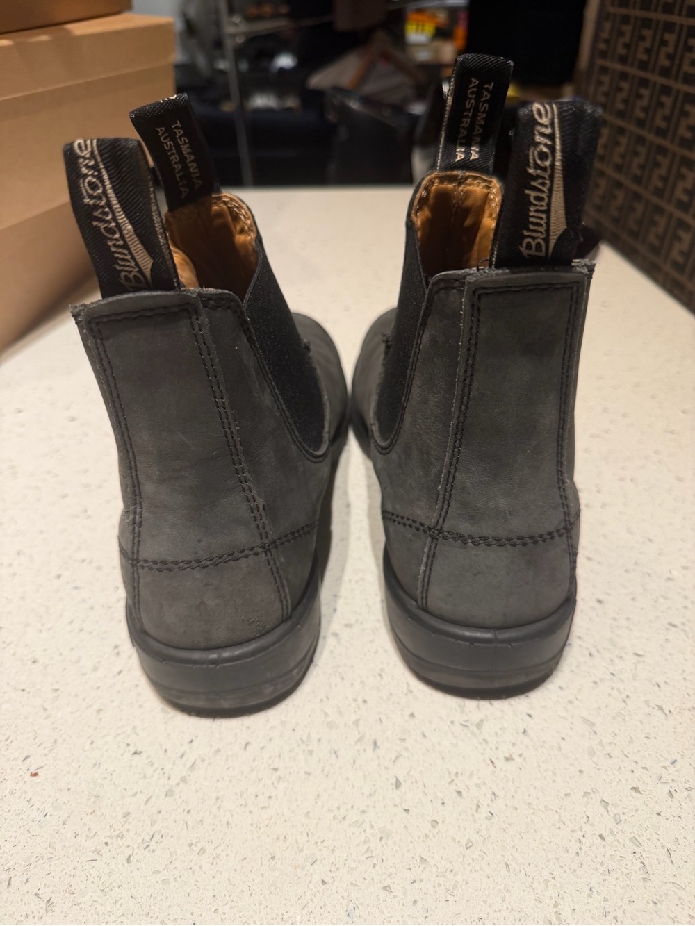 Blundstone Rustic Chelsea Boots - Picture 6 of 8